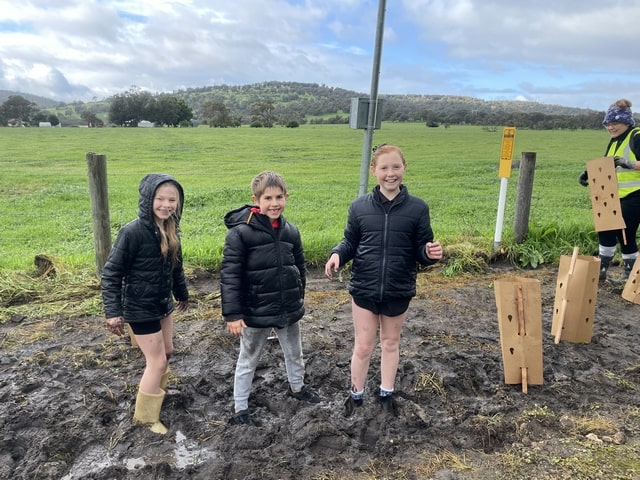 North Dandalup children planting